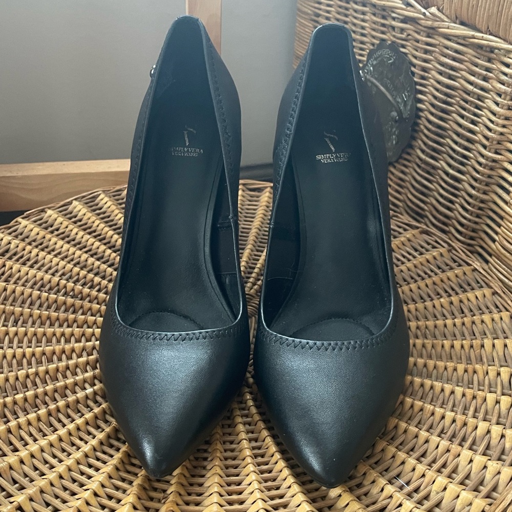 COPY - Simply Vera Vera Wang “Essen” Pumps- Black Leather